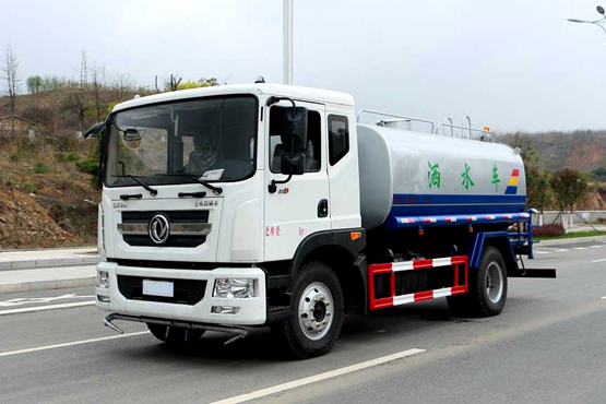 怎樣排除灑水車柴油機(jī)過早、過遲的噴油現(xiàn)象？