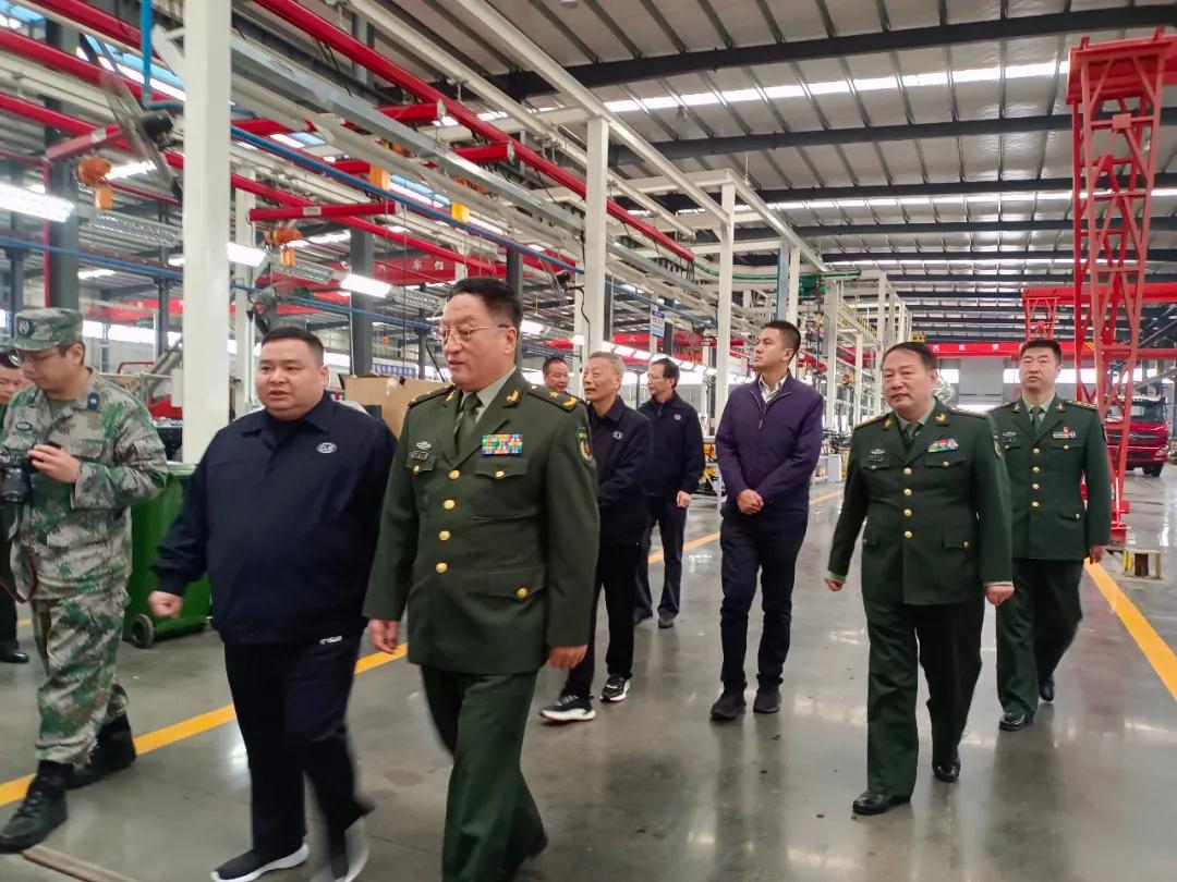 省委常委、省軍區(qū)政委視察我公司應(yīng)急產(chǎn)業(yè)發(fā)展?fàn)顩r